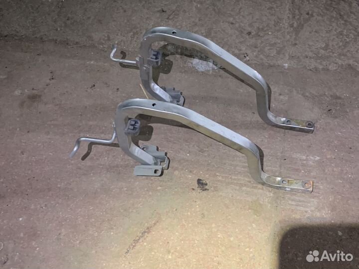 Петли на крышка b renault logan 2