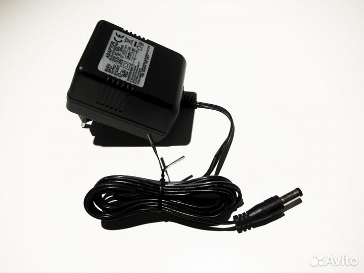 Сетевой адаптер блок питания YuYao WJG-Y41168300D