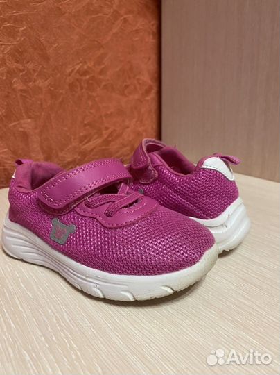 Кроссовки для девочки