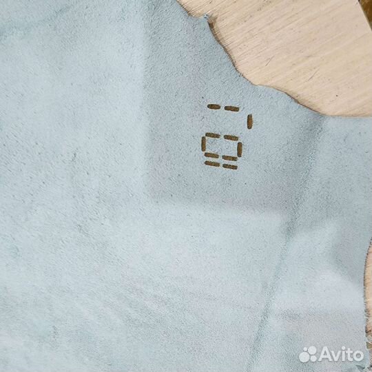 Целая шкура натуральной тонкой кожи 10.1 кв.фут