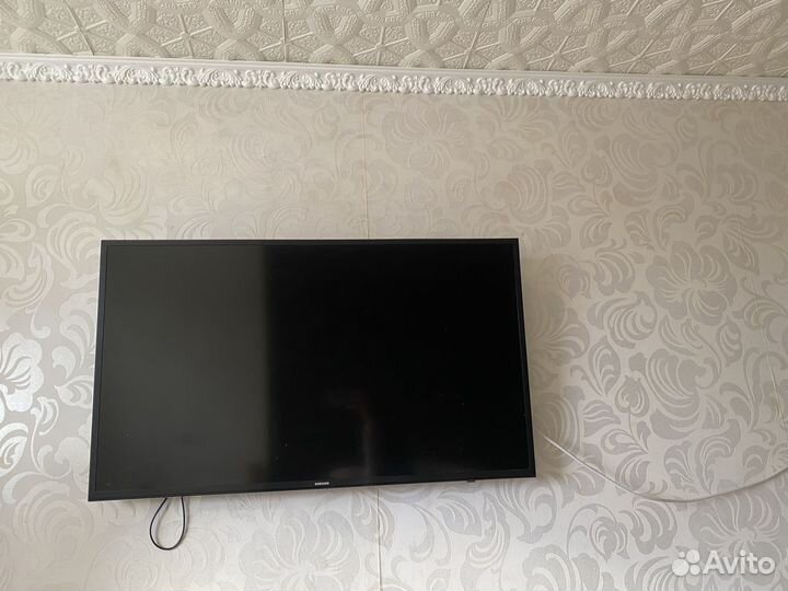 Телевизор SMART tv б/у