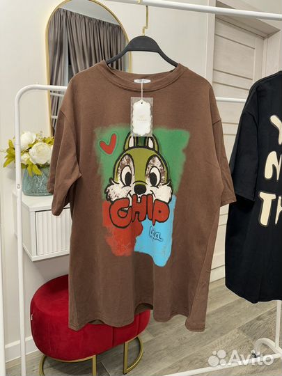 Яркие трендовые футболки Oversize на весну