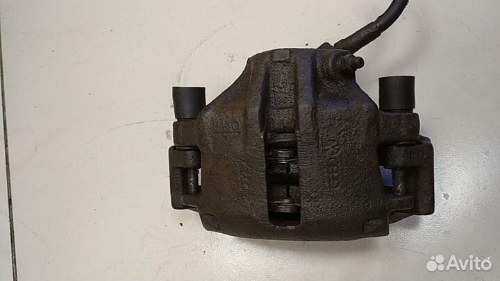 Суппорт передний левый Audi 80