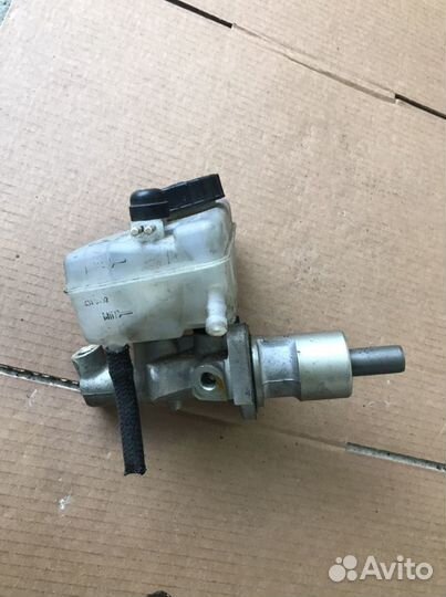 Главный тормозной цилиндр Мерседес W124(1023)