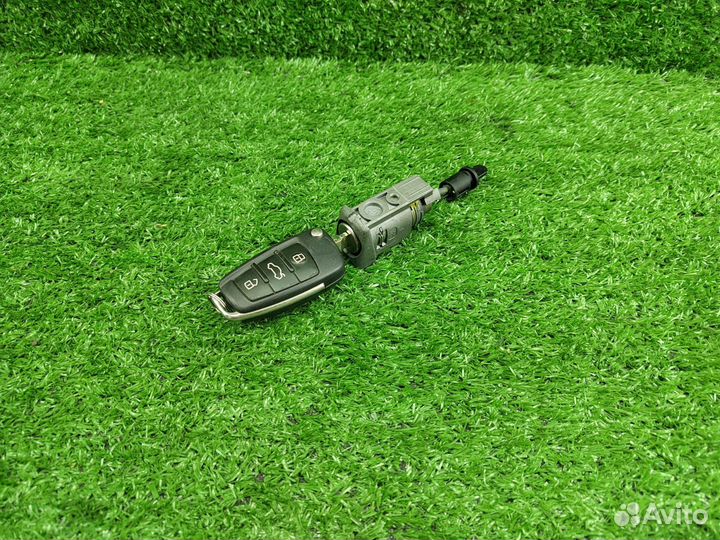 Личинка замка двери с ключом Audi S3 8V