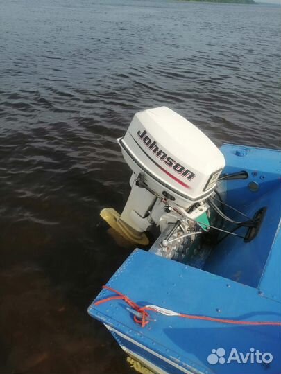 Продается лодка с мотором