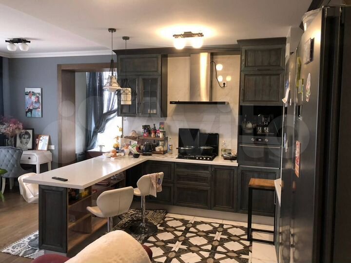 3-к. квартира, 117 м², 8/10 эт.