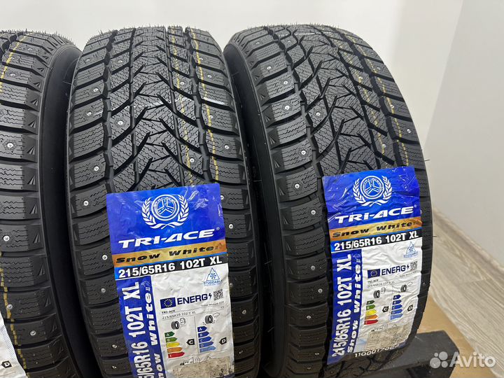 Tri Ace Snow White II 215/65 R16 102T
