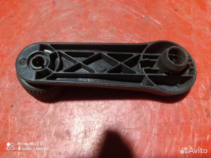 Ручка стеклоподъемника передняя правая Volkswagen