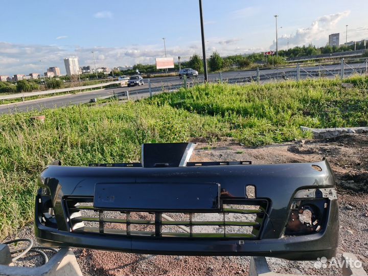 Передний бампер для Nissan Tiida