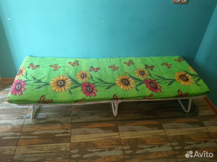 Раскладушка с матрасом