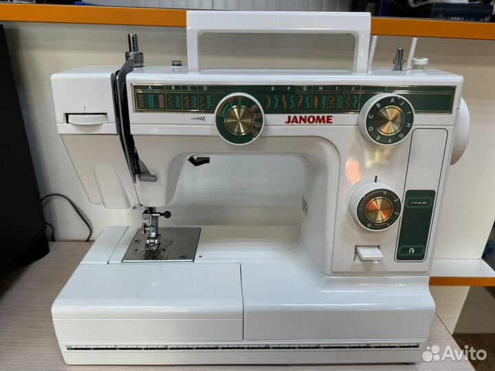 Швейная машина Janome 394