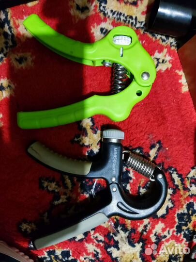 Эспандер кистевой регулируемый