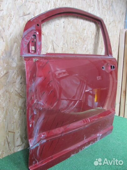 Дверь передняя левая Dodge Caliber