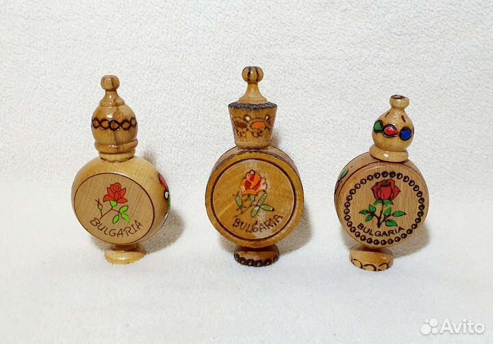 Флаконы с розовым маслом. Болгария
