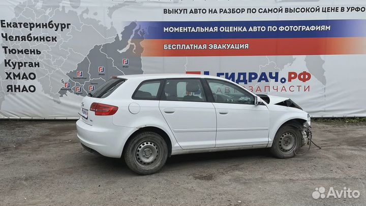 Замок багажника Audi A3 (8P) 8K9827505A