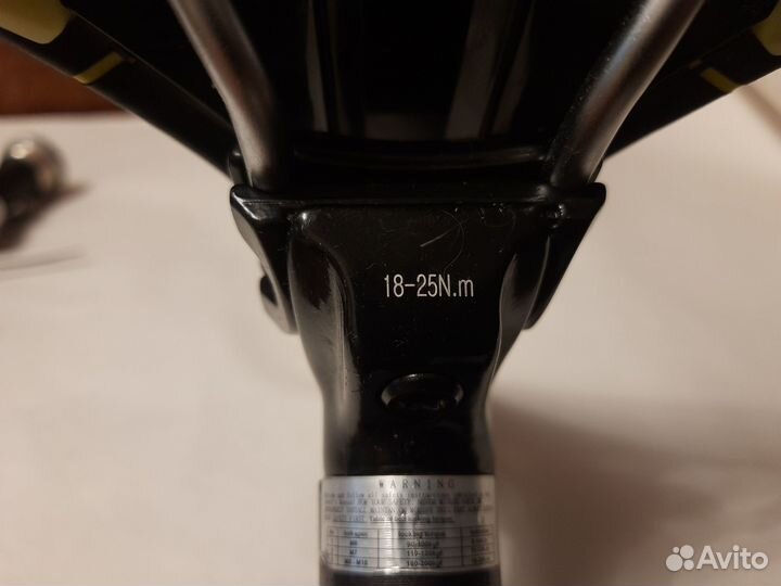 Велосипедное седло с подсидельным штырём Giant