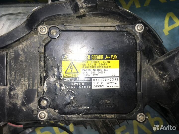 Левая ксеноновая фара Toyota Land Cruiser 200