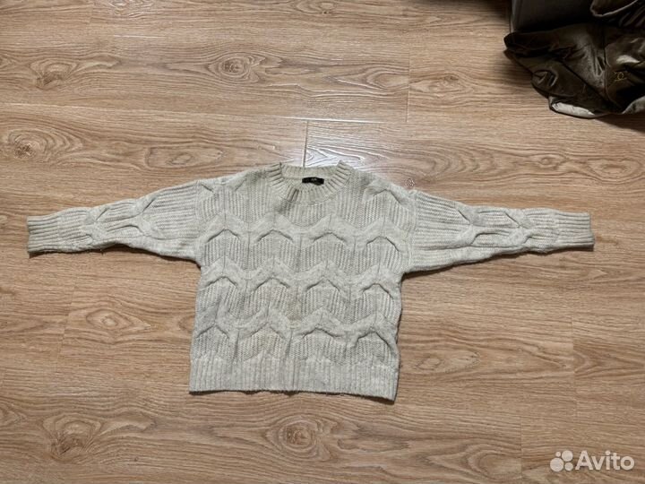 Свитер женский