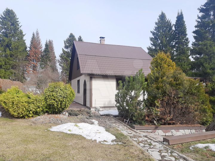 Дом 196,8 м² на участке 20,6 сот.