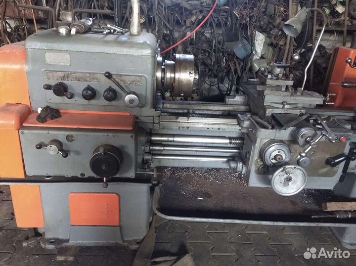 Токарный станок