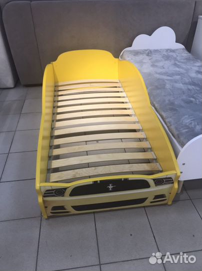Детская кровать машинка
