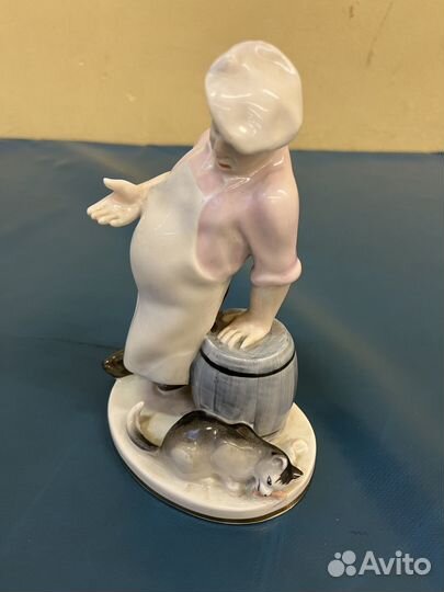 Статуэтка повар с котом