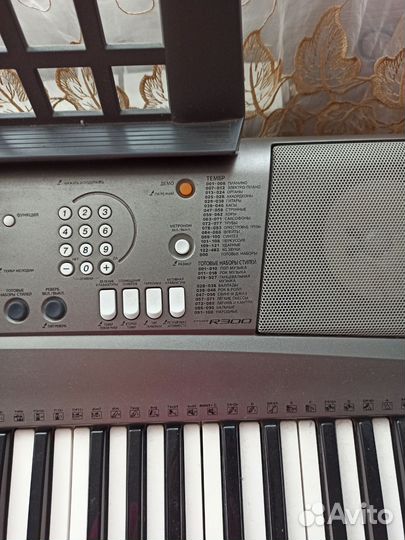 Синтезатор yamaha psr r300