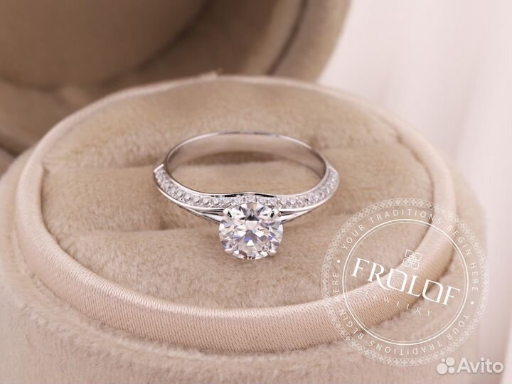 Золотое кольцо с бриллиантом 1 карат