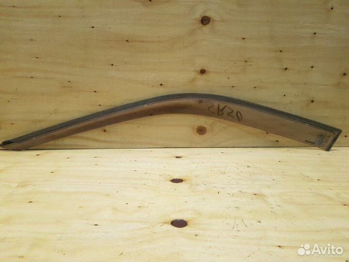 Ветровик прав. перед. toyota town ACE