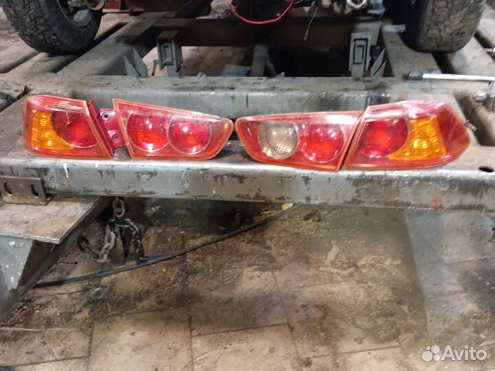 Задние фонари на mitsubishi lancer 10