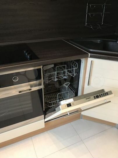 2-к. квартира, 57 м², 3/14 эт.