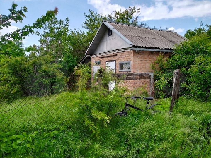 Дом 30,6 м² на участке 10 сот.