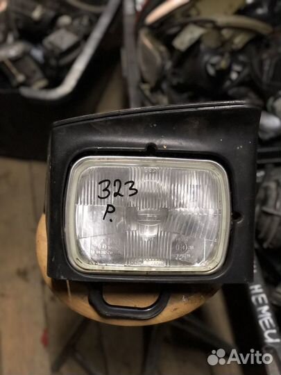 Правая фара Mazda 323 BG