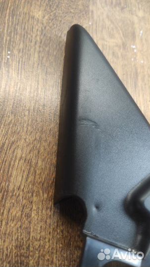 Накладка крепления зеркала передняя левая Nissan