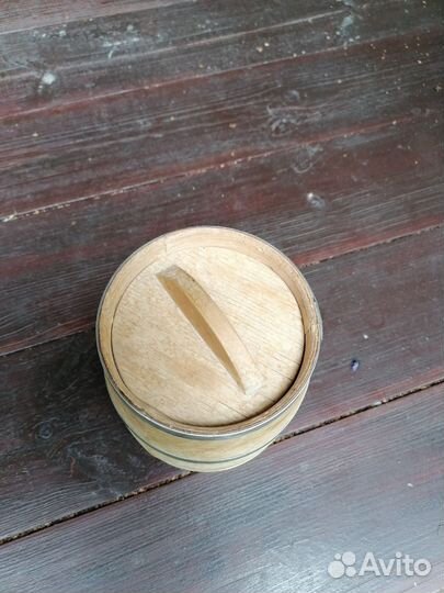 Деревянная бочка бочонок