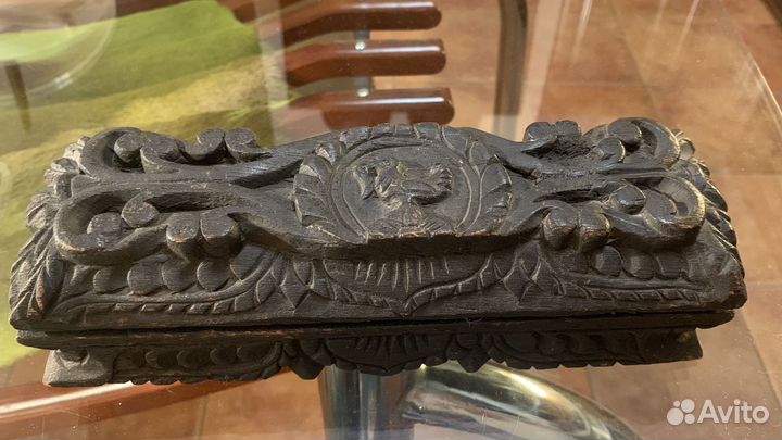 Антикварные 