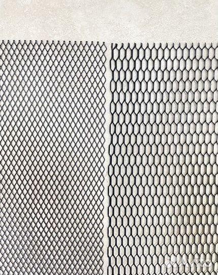 Алюминиевая сетка в бампер черная