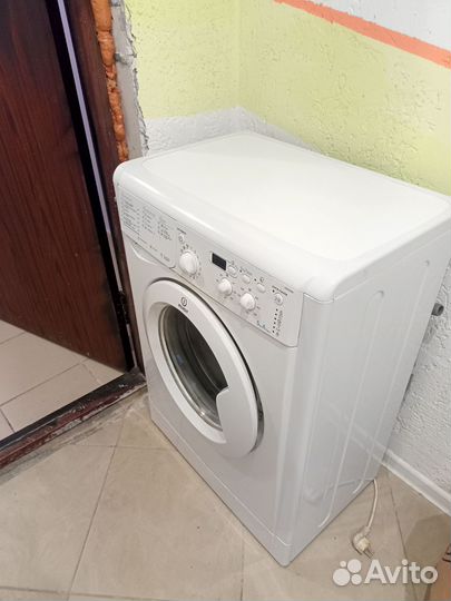 Стиральная машина на запчасти indesit