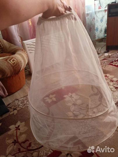 Подьюбник на кольцах для девочки на выпускной