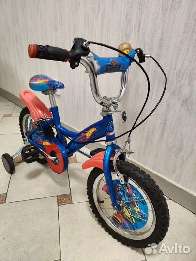 Детский велосипед четырехколесный