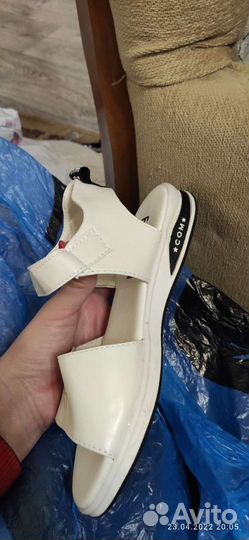 Сандали для девочки новые