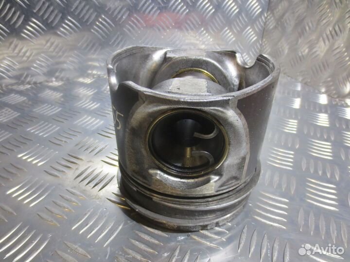 Поршень Mahle/knecht 130L118