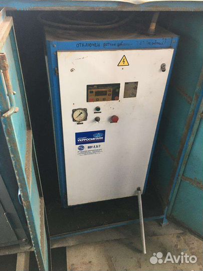 Компрессор винтовой вву 2,5/7 в кожухе