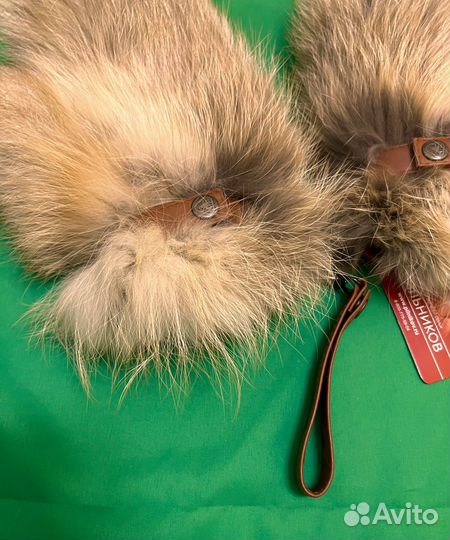 Объемные варежки из рыжей лисы и натуральной кожи