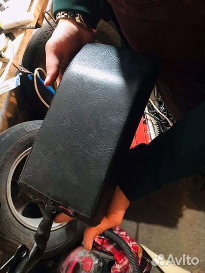 Подлокотник