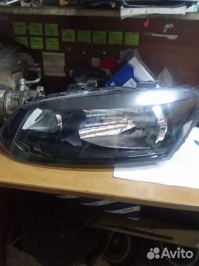 Фара левая фольксваген хетчбек (2010)