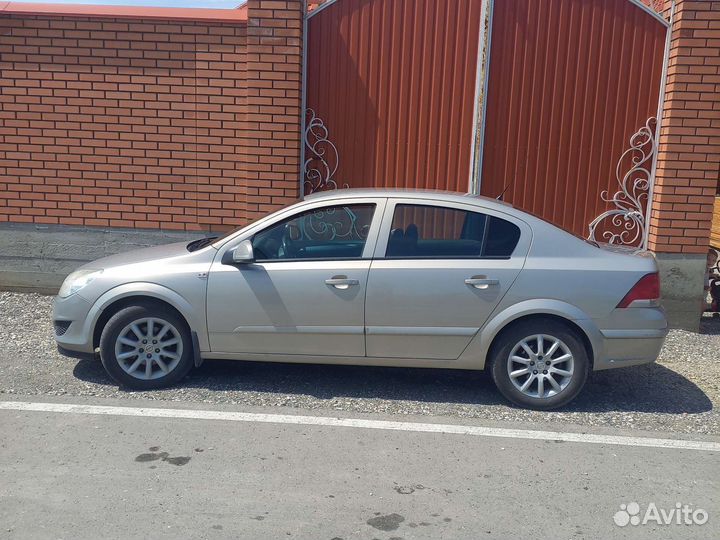 Opel astra h дверь
