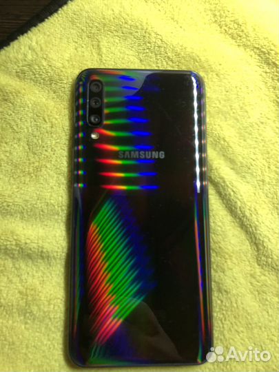 Samsung Galaxy A50, 4/64 ГБ