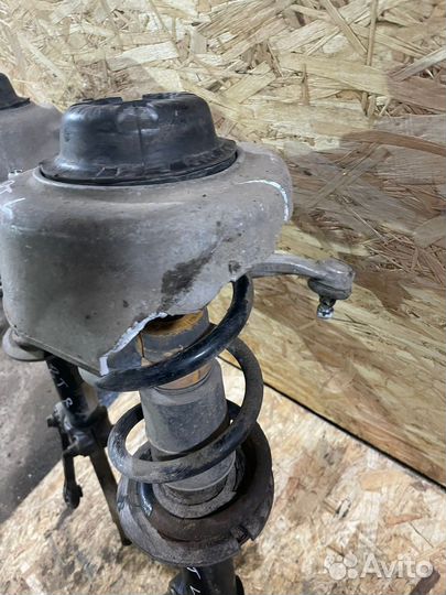 Стойка передняя Ауди A5 8T левая правая